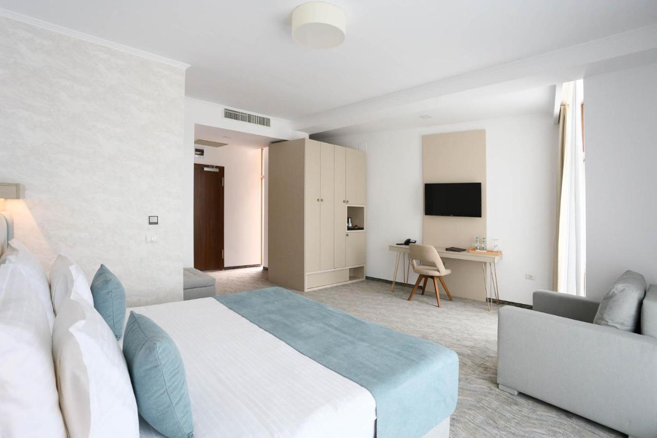 Hotel Manor Năvodari Εξωτερικό φωτογραφία